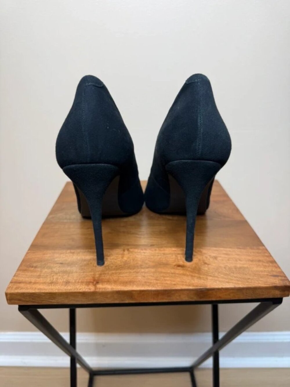 heels - Picture 2 of 2